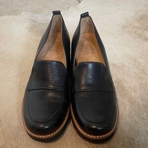 Naturalizer Black Leather Loafers